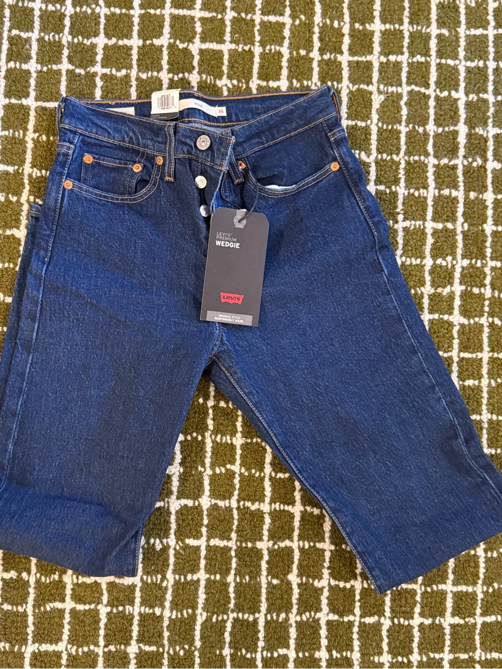 NWT Levi's Women's Wedgie jeans in dark blue jeans Sz 26